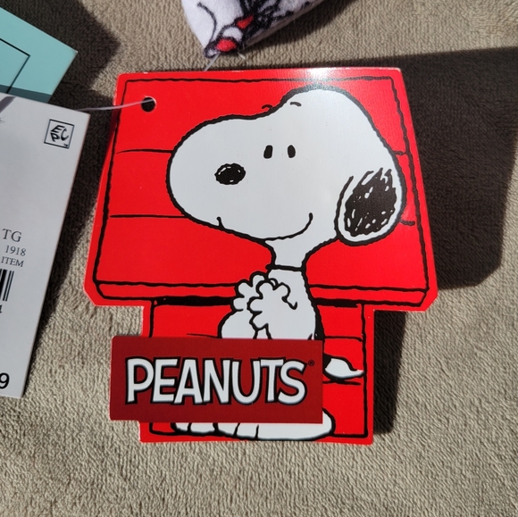 Peanuts Christmas nightgown Snoopy - Picture 3 of 4